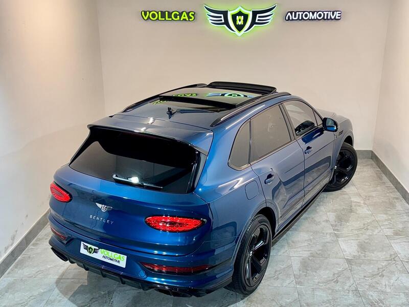 Bentley Bentayga view 6