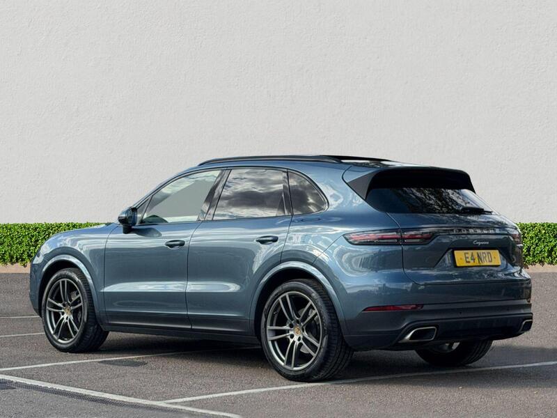 Porsche Cayenne view 5
