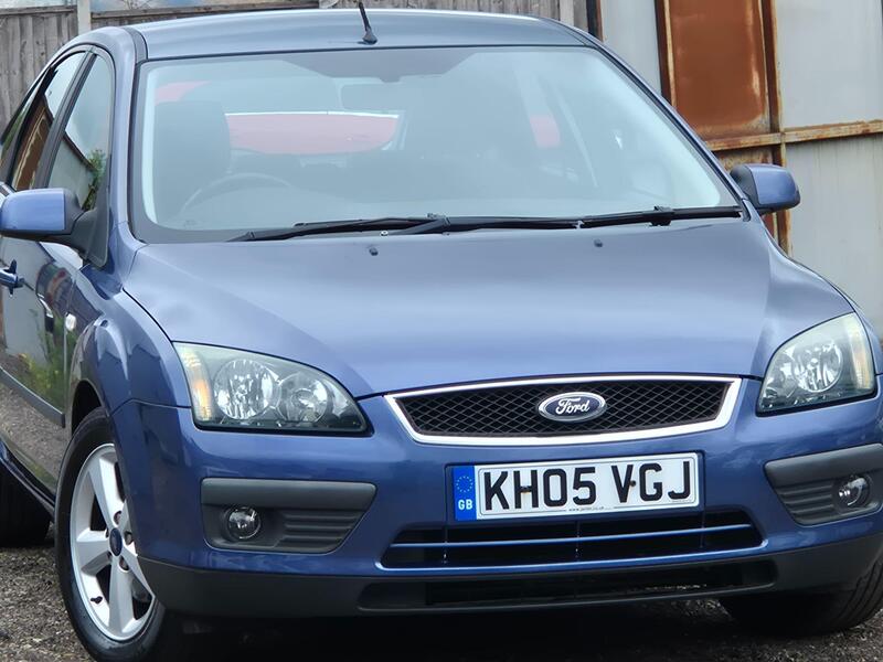 Ford Focus view 3