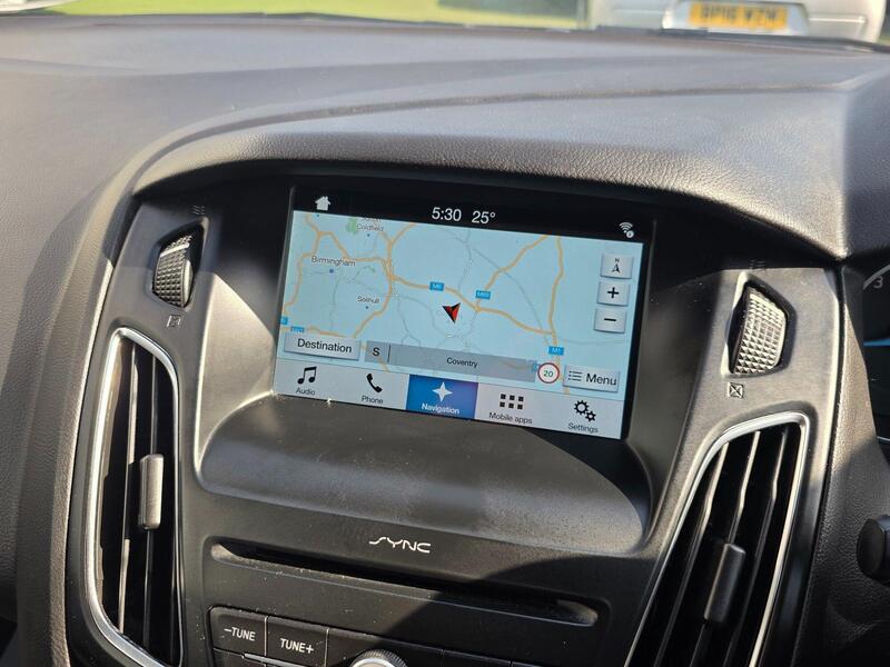 Ford Focus view 3