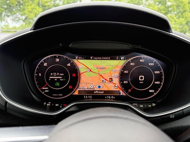Audi TT view 7