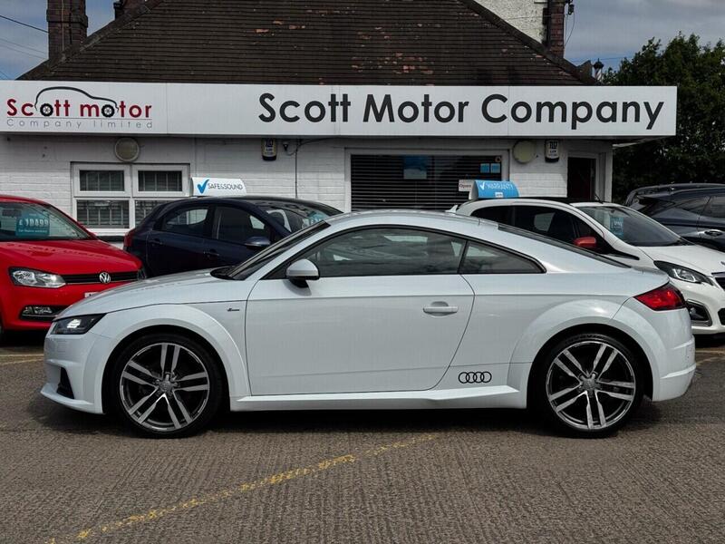 Audi Audi TT view 2