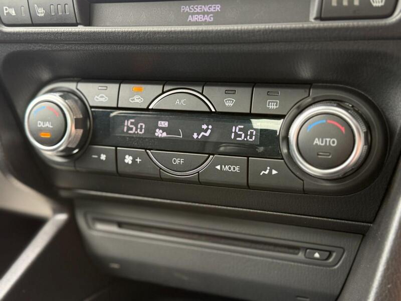 Mazda Mazda3 view 28