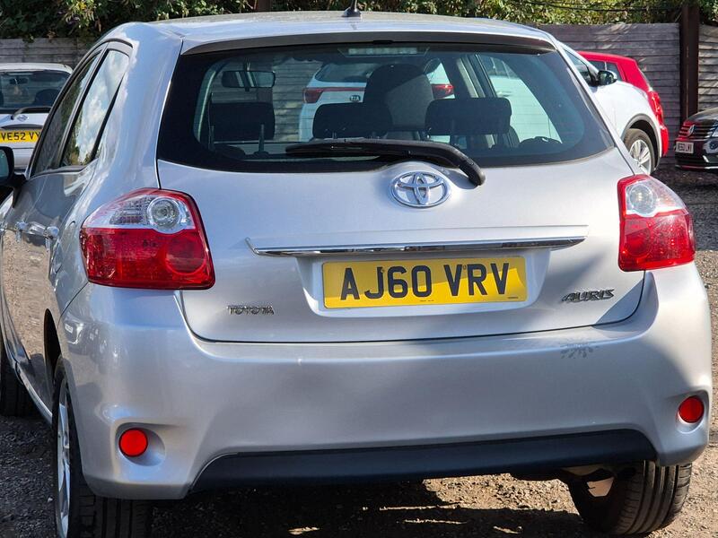 Toyota Auris view 6