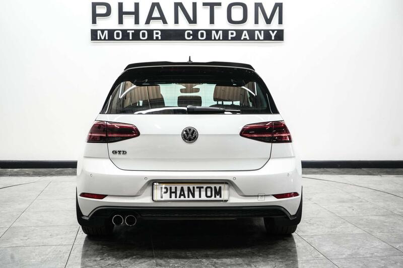 Volkswagen Golf view 4