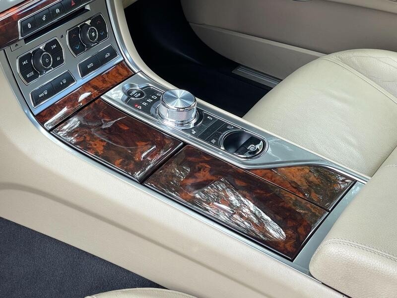 Jaguar XF view 32