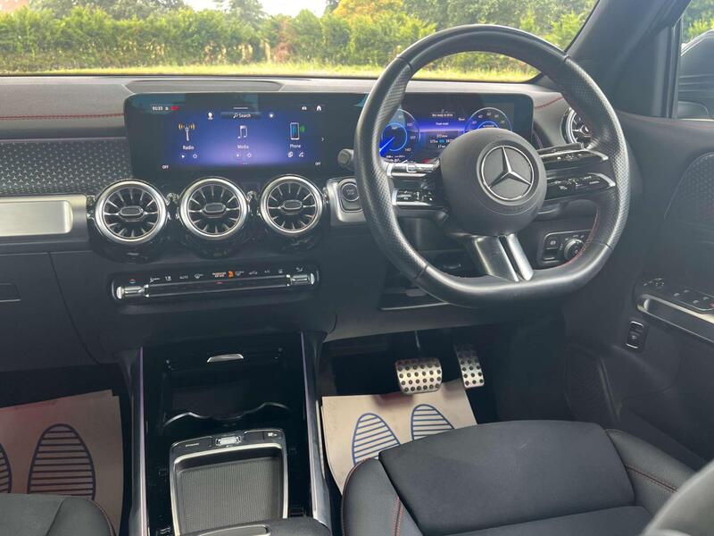 Mercedes-Benz 300 view 3