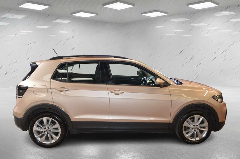 Volkswagen T-Cross view 4