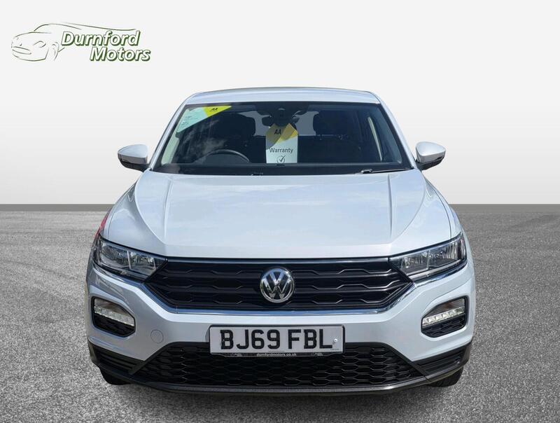 Volkswagen T-Roc view 2