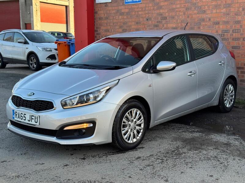 Kia Ceed view 2