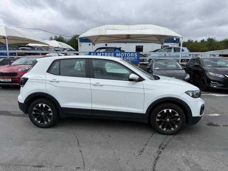 Volkswagen T-Cross view 4