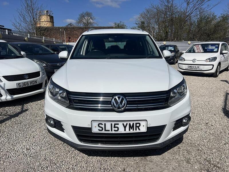 Volkswagen Tiguan view 2