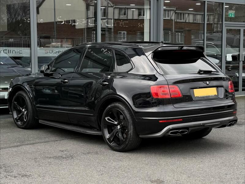 Bentley Bentayga view 7