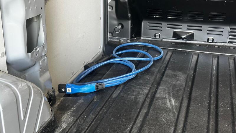 2025 Ford E-Transit Custom — photo 25