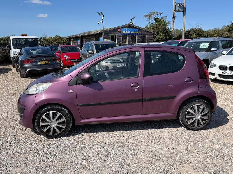 Peugeot 107 view 6