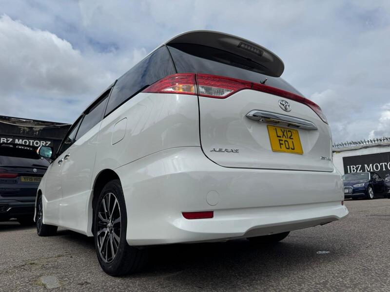 Toyota Estima view 7