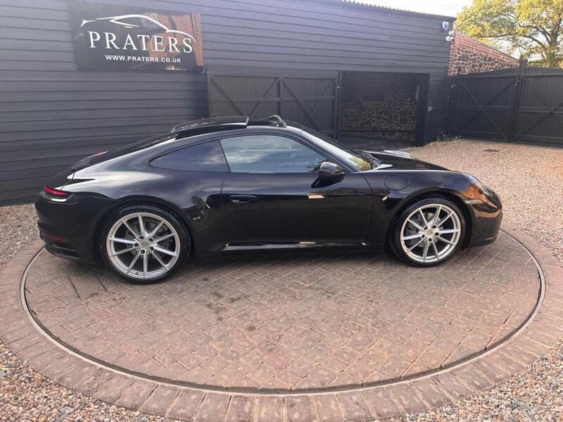 Porsche 911 view 5