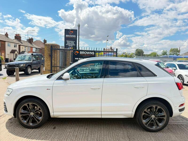 Audi Audi Q3 view 6