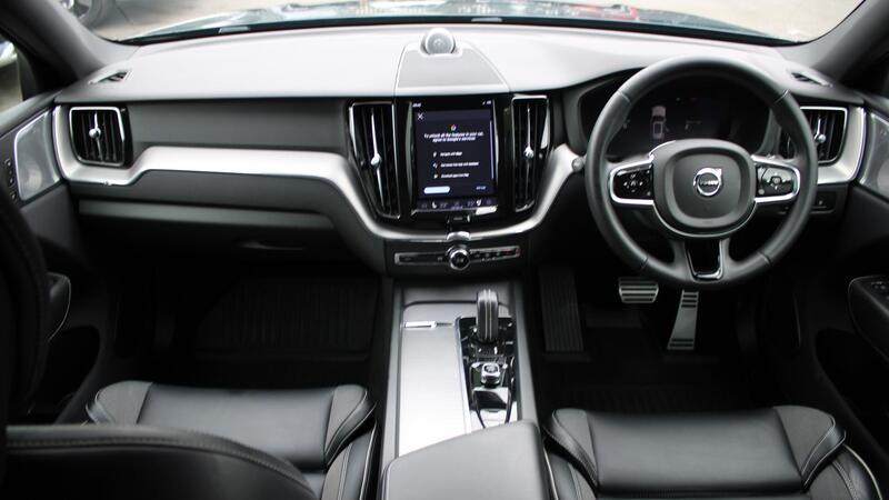 Volvo XC60 view 5