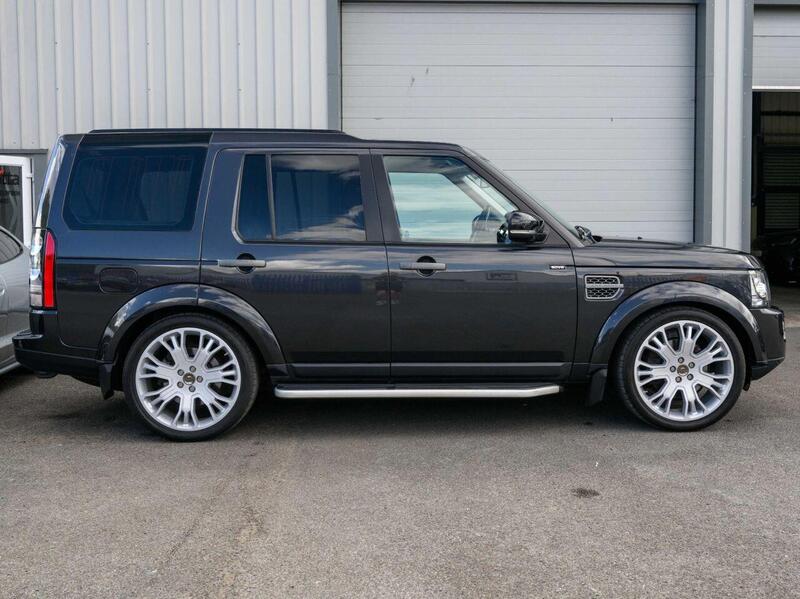 Land Rover Discovery 4 view 5