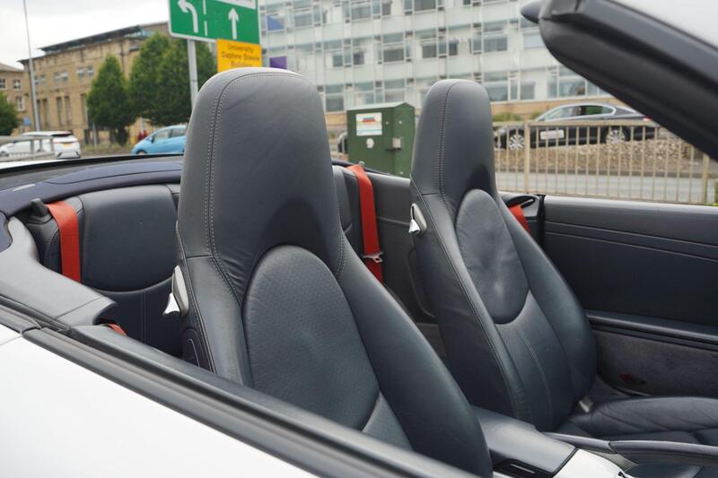 Porsche 911 view 3
