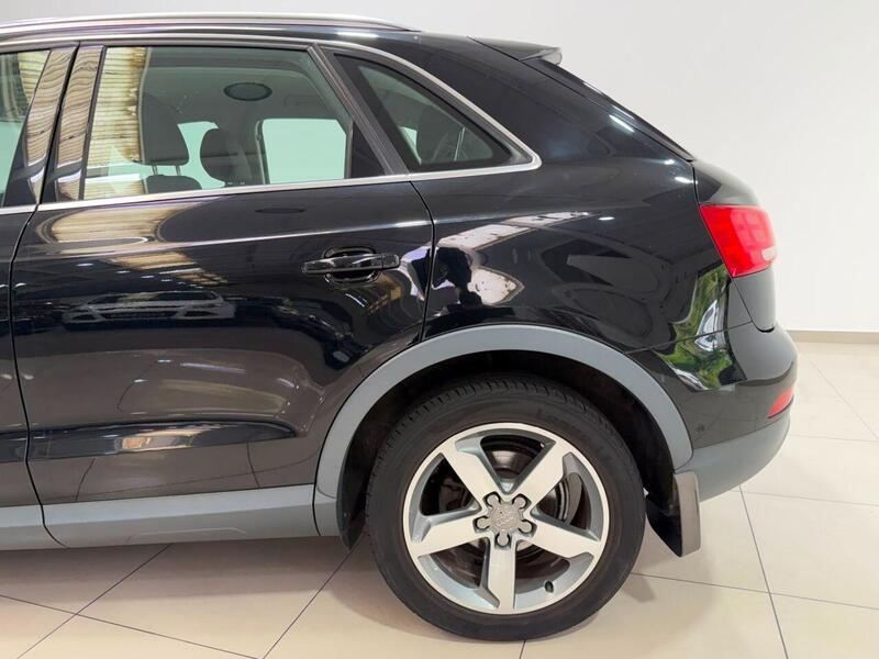 Audi Q3 view 6