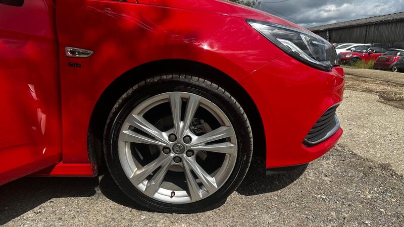2017 Vauxhall Astra — photo 22