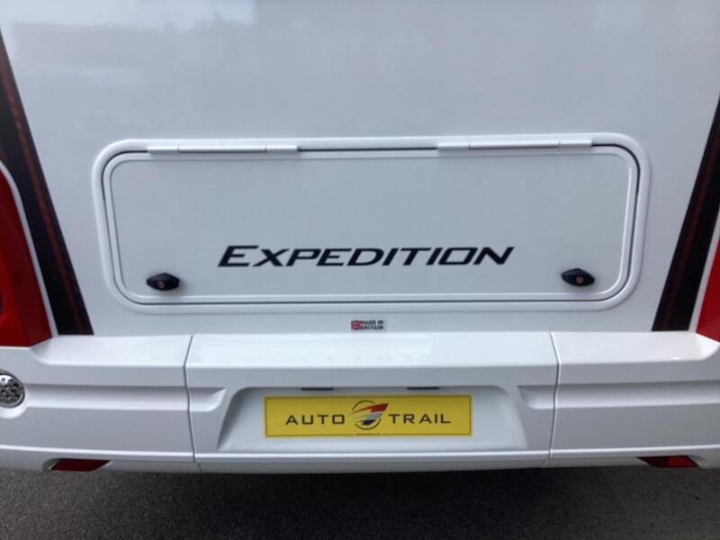 Auto-Trail Expedition C71 — image 19