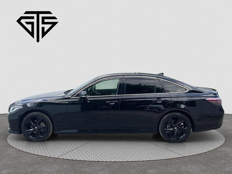 Toyota Crown view 6