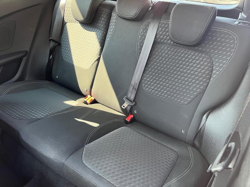 Ford Fiesta view 13