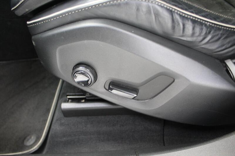 2018 Volvo XC60 in Black — image 19 of 74