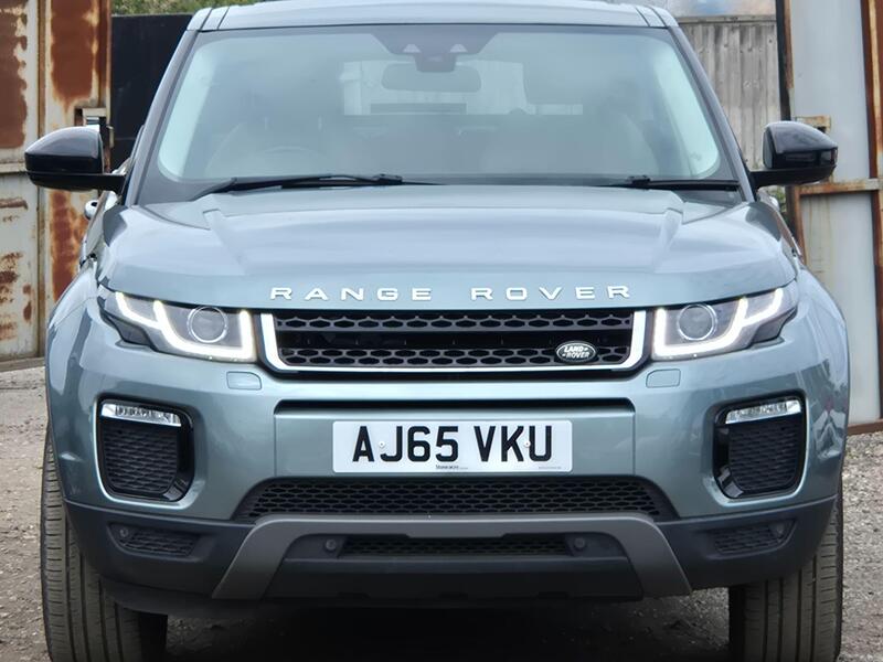 Land Rover Range Rover Evoque view 2
