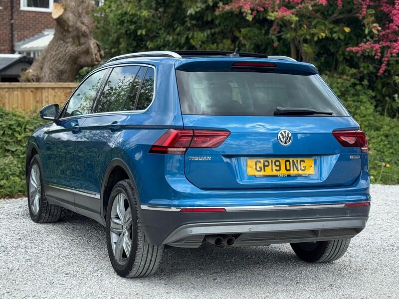 Volkswagen Tiguan view 5