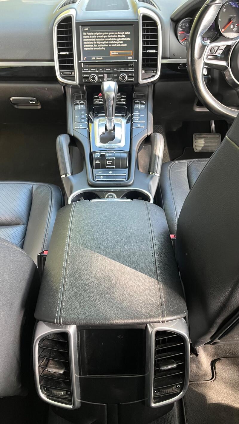 2015 Porsche Cayenne — photo 32