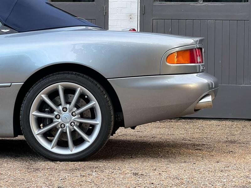 Aston Martin DB7 view 6