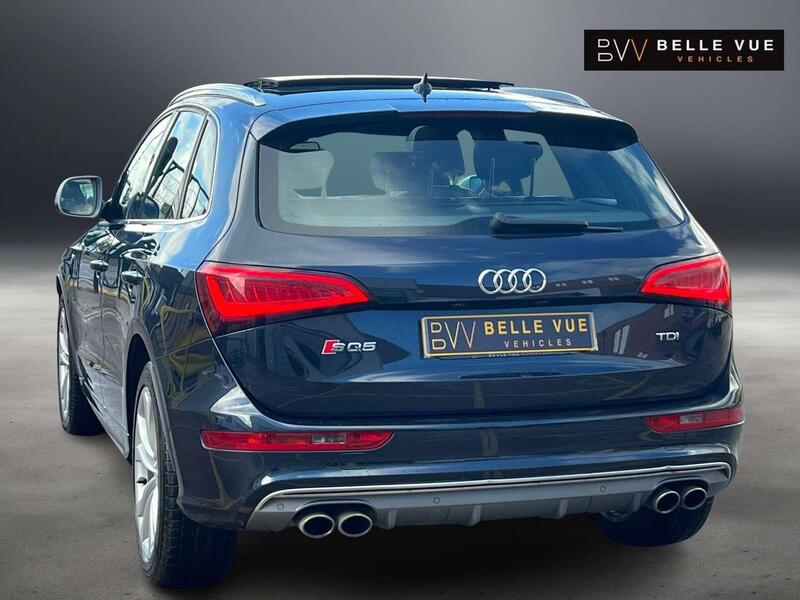 Audi SQ5 view 4