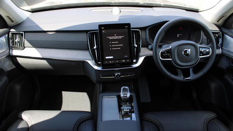 Volvo XC90 view 5
