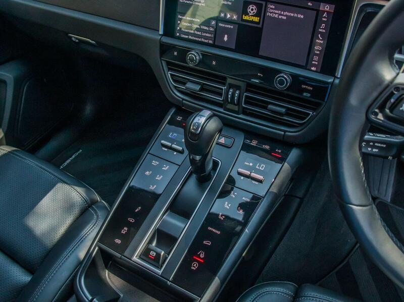 Porsche Macan view 7