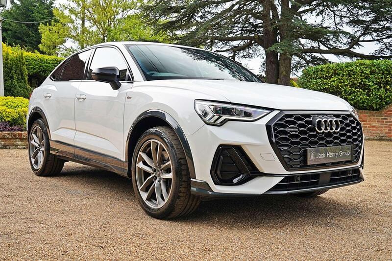 Audi Audi Q3 view 7