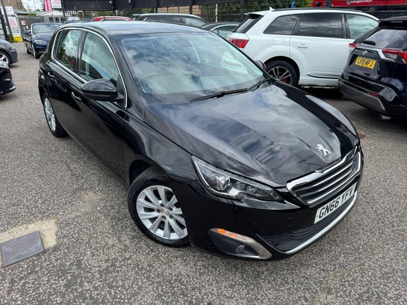 Peugeot 308 view 5