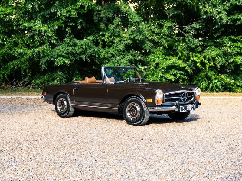Mercedes-Benz 280 SL view 2