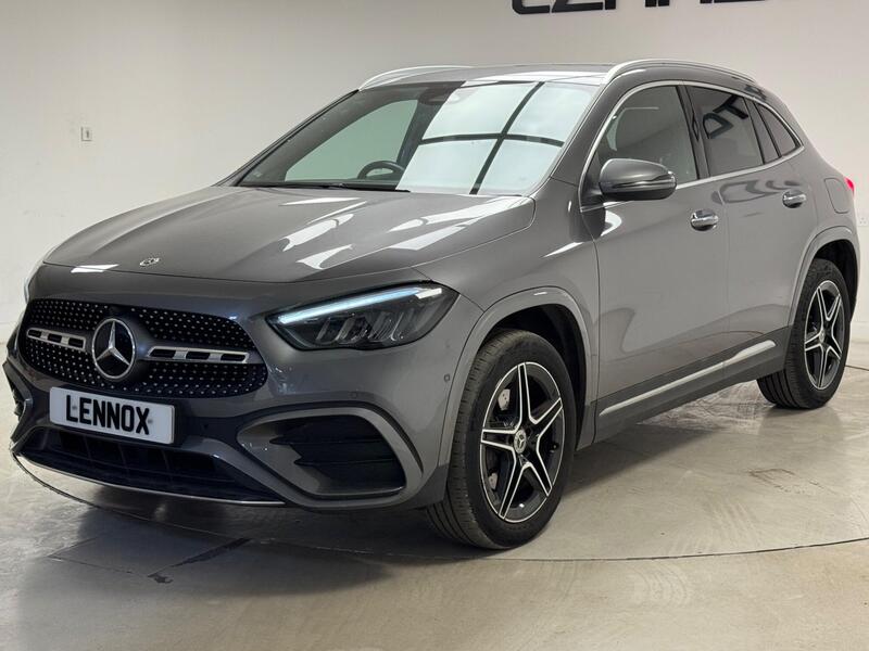 Mercedes-Benz Mercedes-Benz GLA view 3