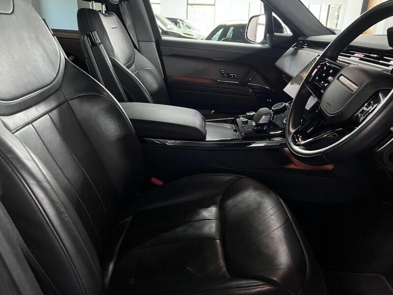 Land Rover Range Rover Sport view 2