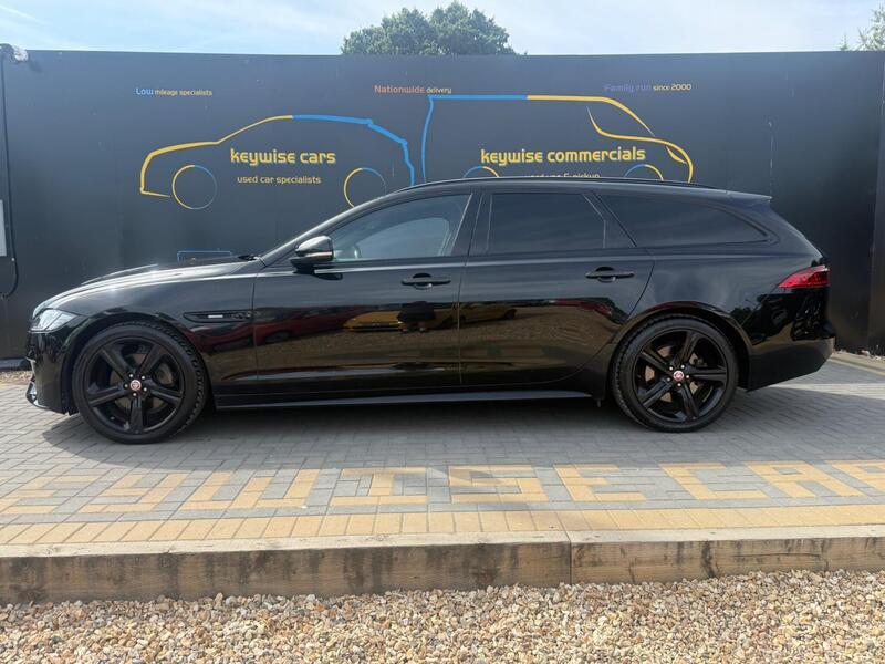 Jaguar XF view 2