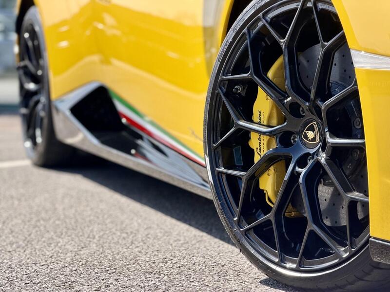 Lamborghini Huracan view 4