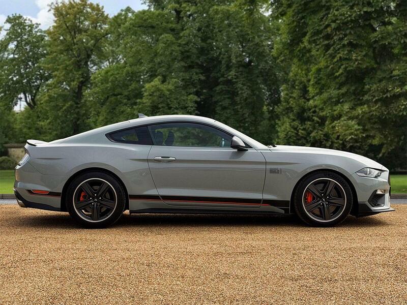 Ford Mustang view 4