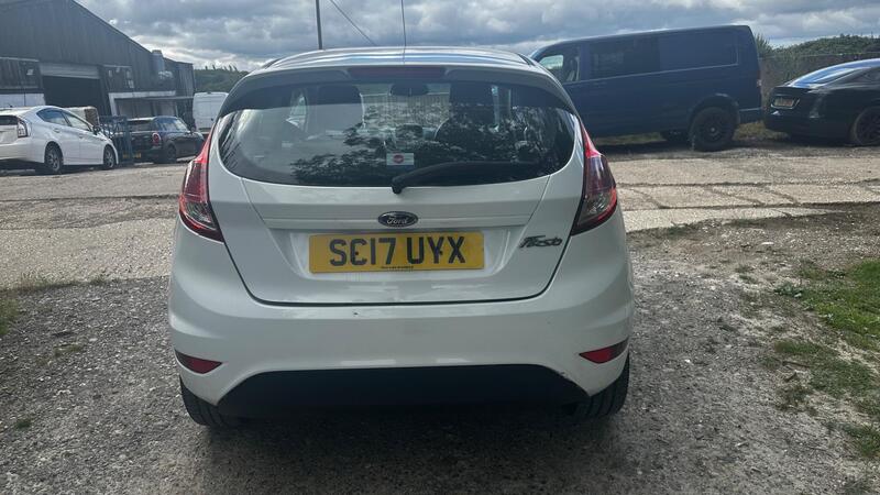 2017 Ford Fiesta — photo 5