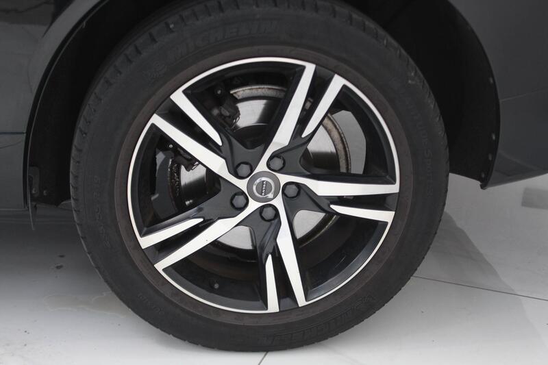 2018 Volvo XC60 in Black — image 12 of 74
