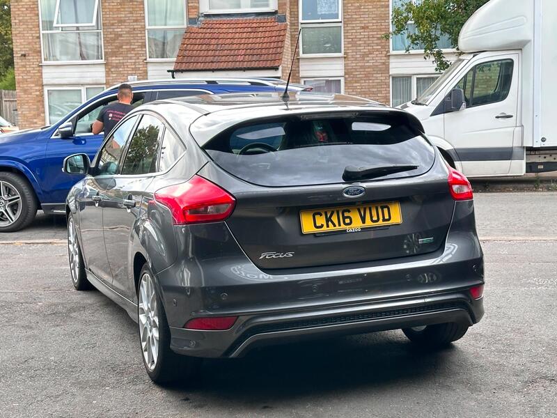 Ford Focus view 7