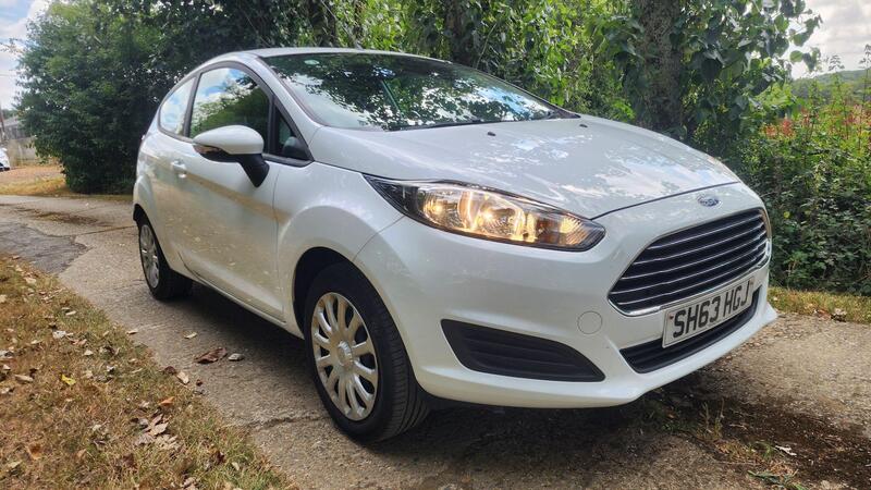 2013 Ford Fiesta — photo 2